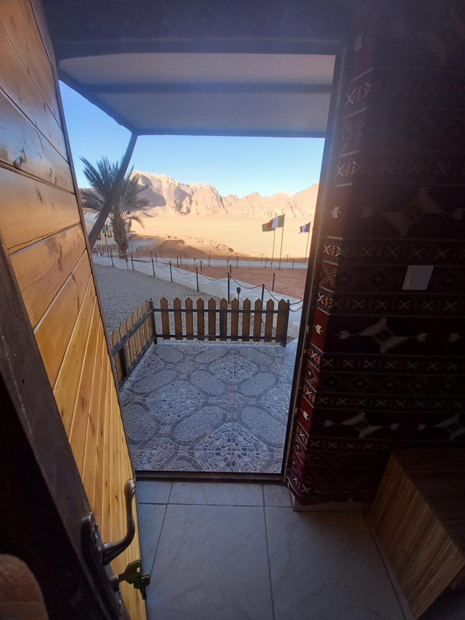 Falling Stars Camp Wadi Rum Exterior foto