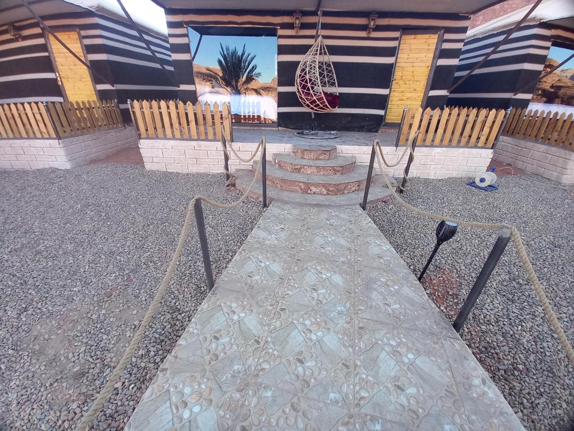 Falling Stars Camp Wadi Rum Exterior foto